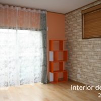 アクセントウォールのカーテンコーディネート