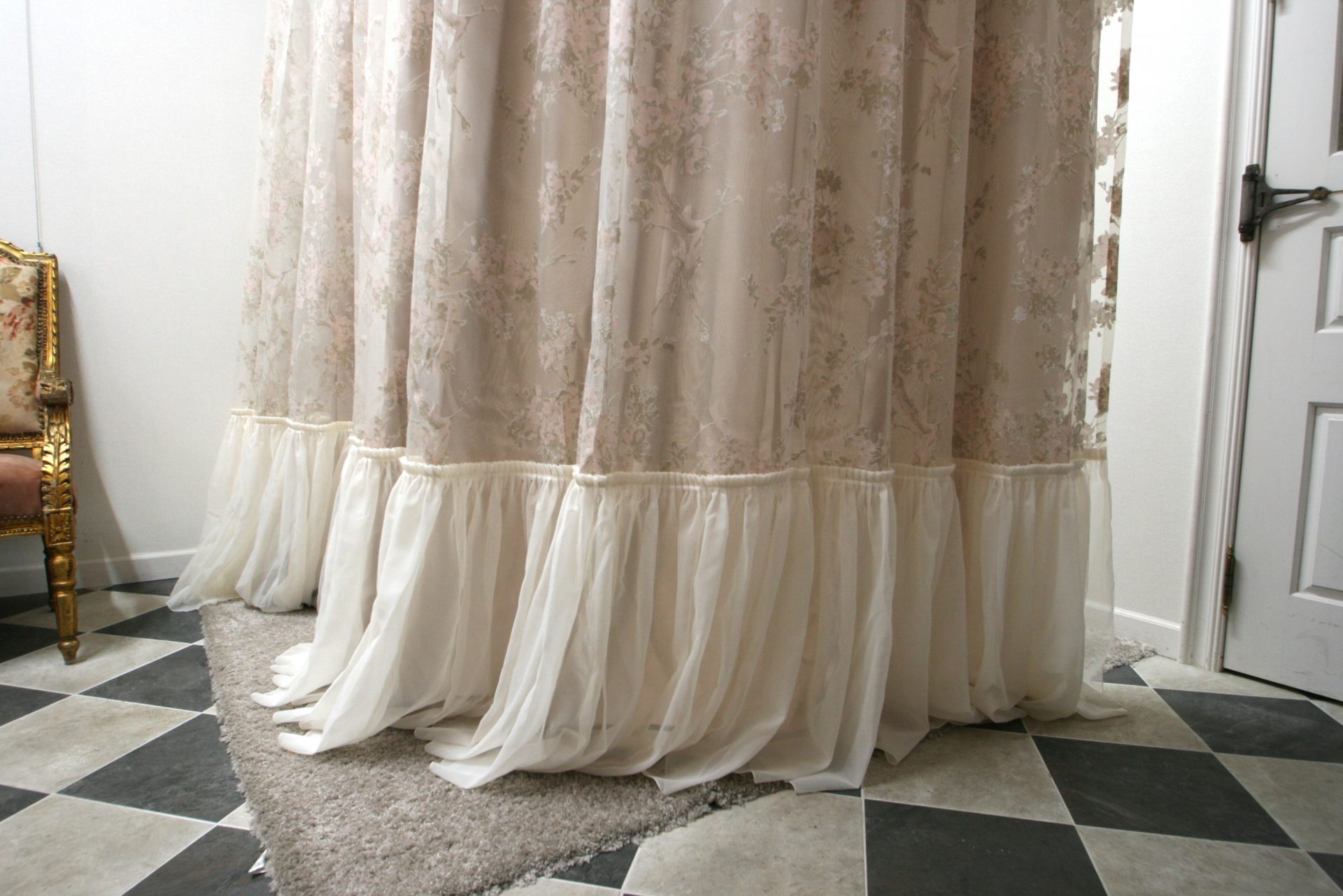 ドレス仕様のカーテン