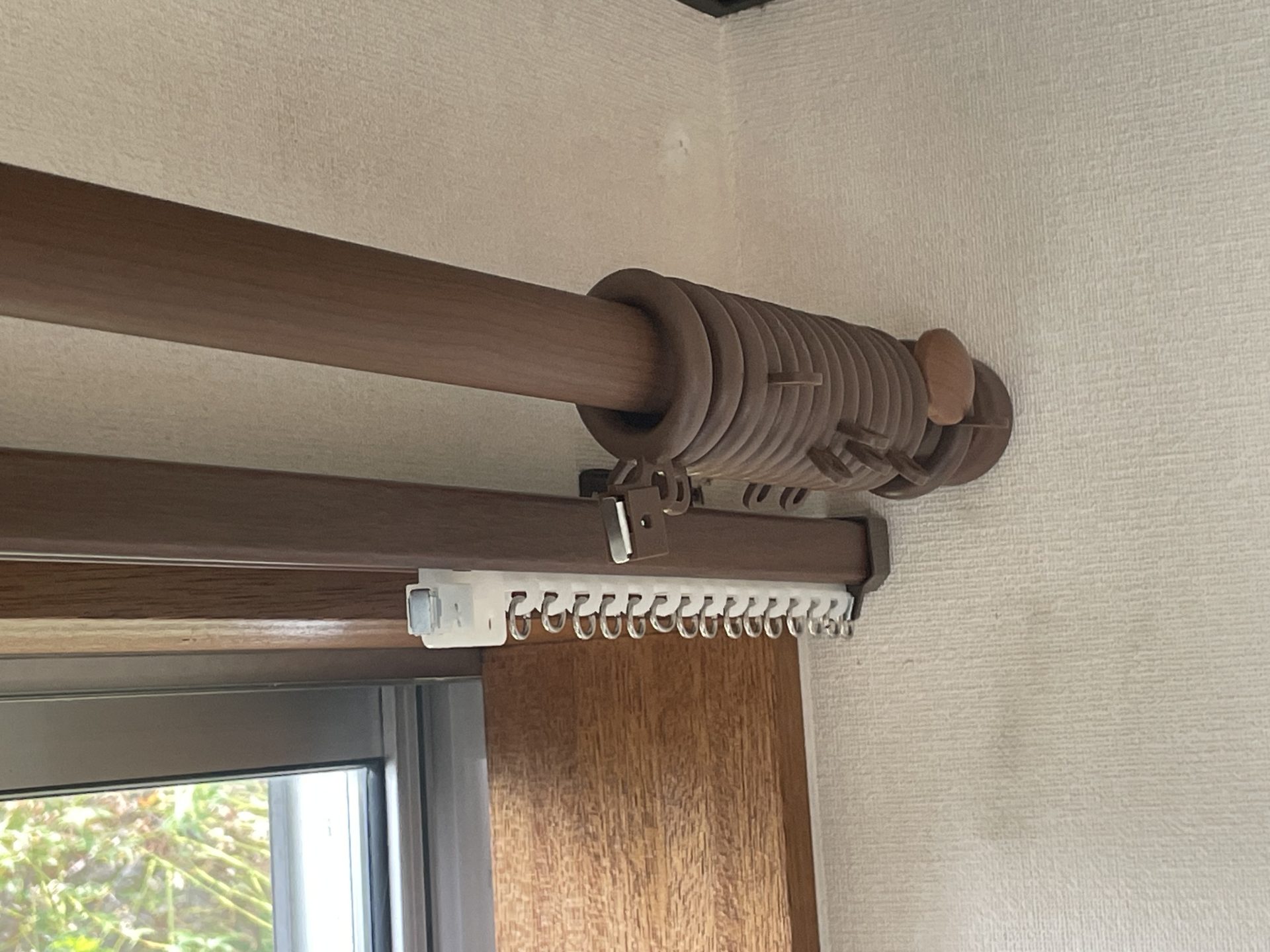 カーテンレール交換