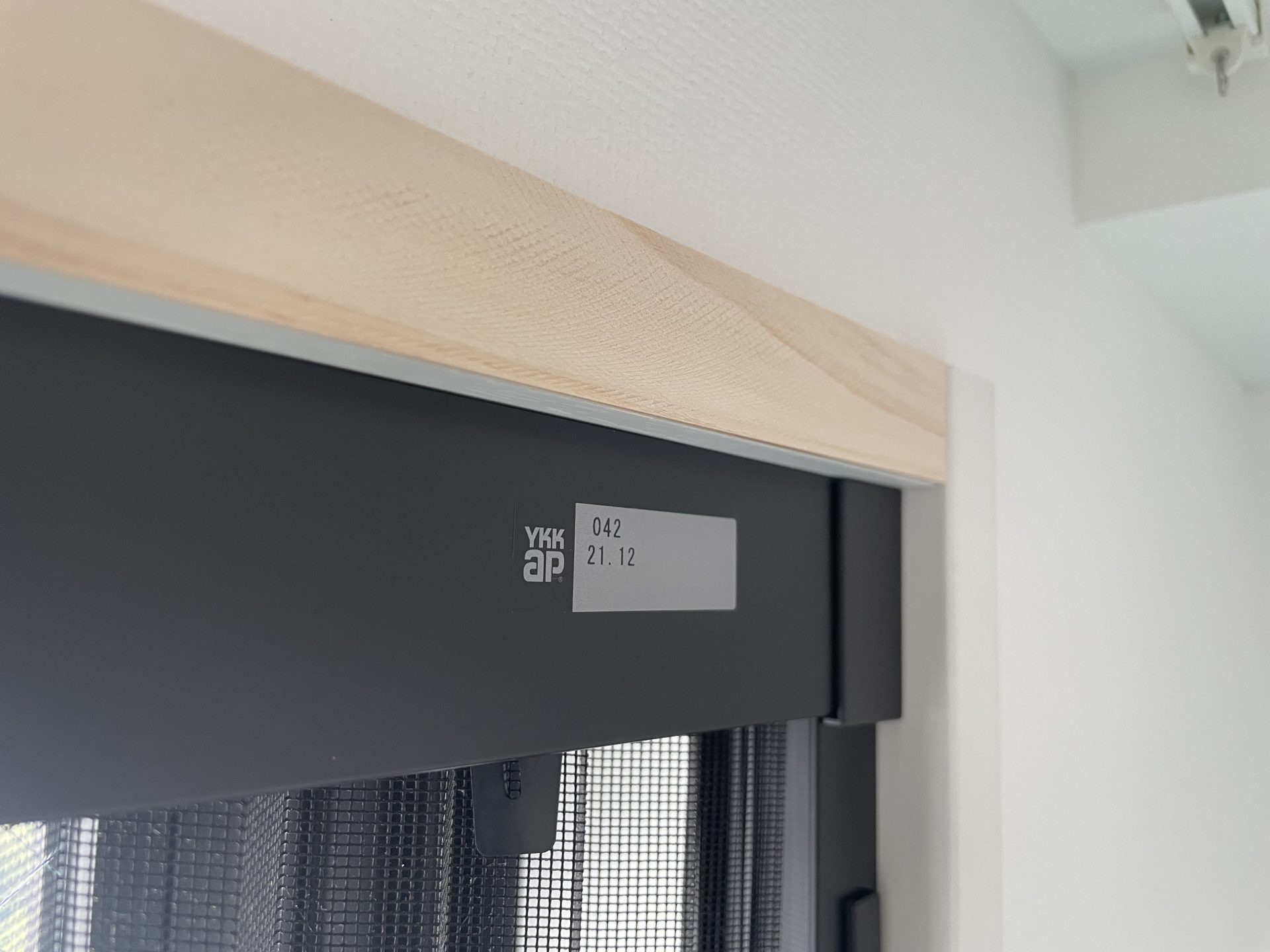 ウッドシャッター 施工調整の様子