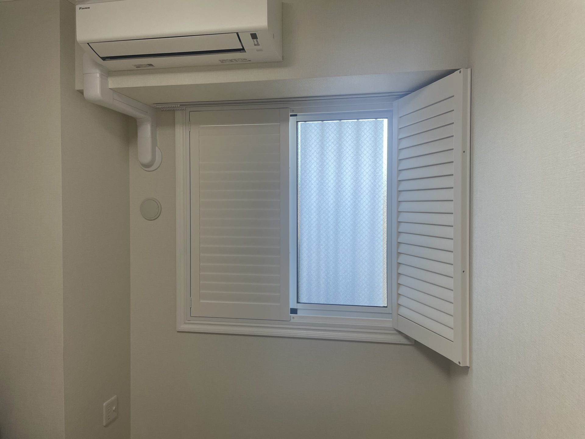 ウッドシャッター 開き戸タイプ