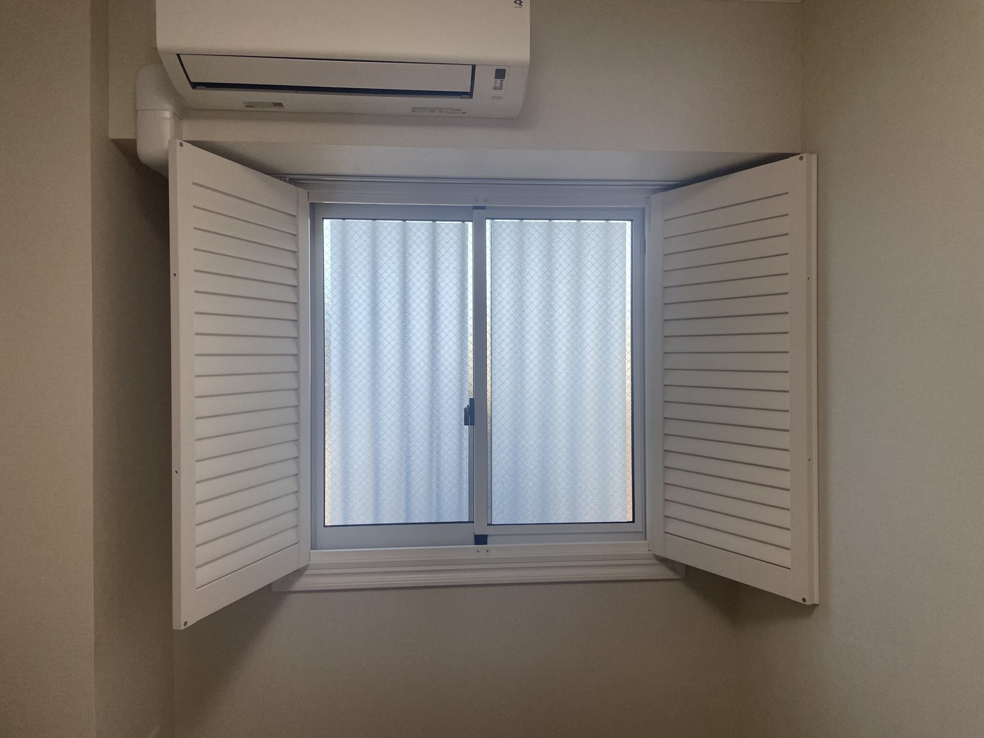 ウッドシャッター 掃除しやすい