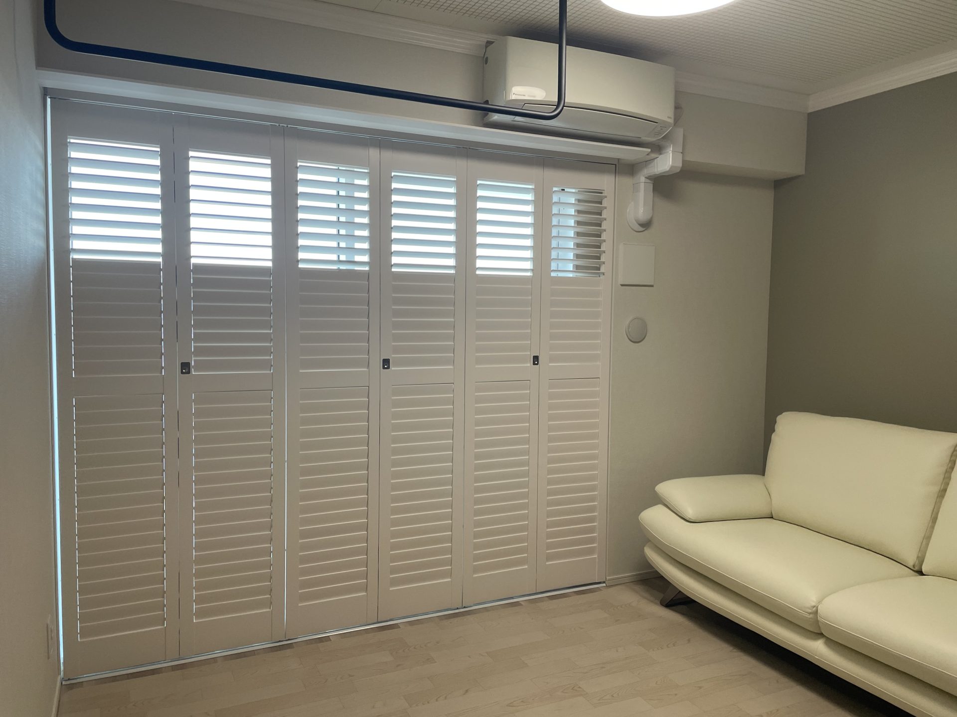 ウッドシャッター採光調整