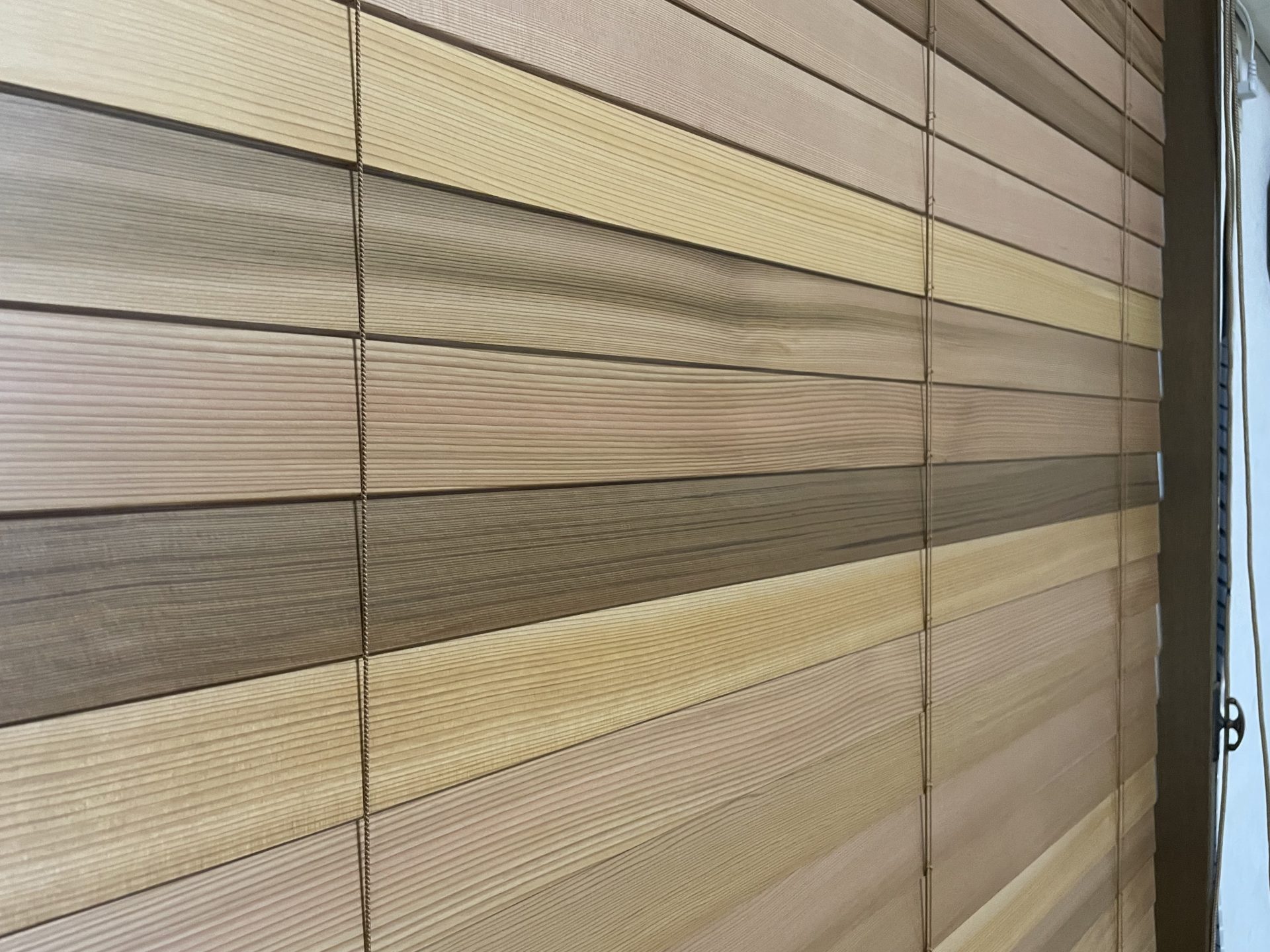 ウエスタンレッドシダーの木目アップ