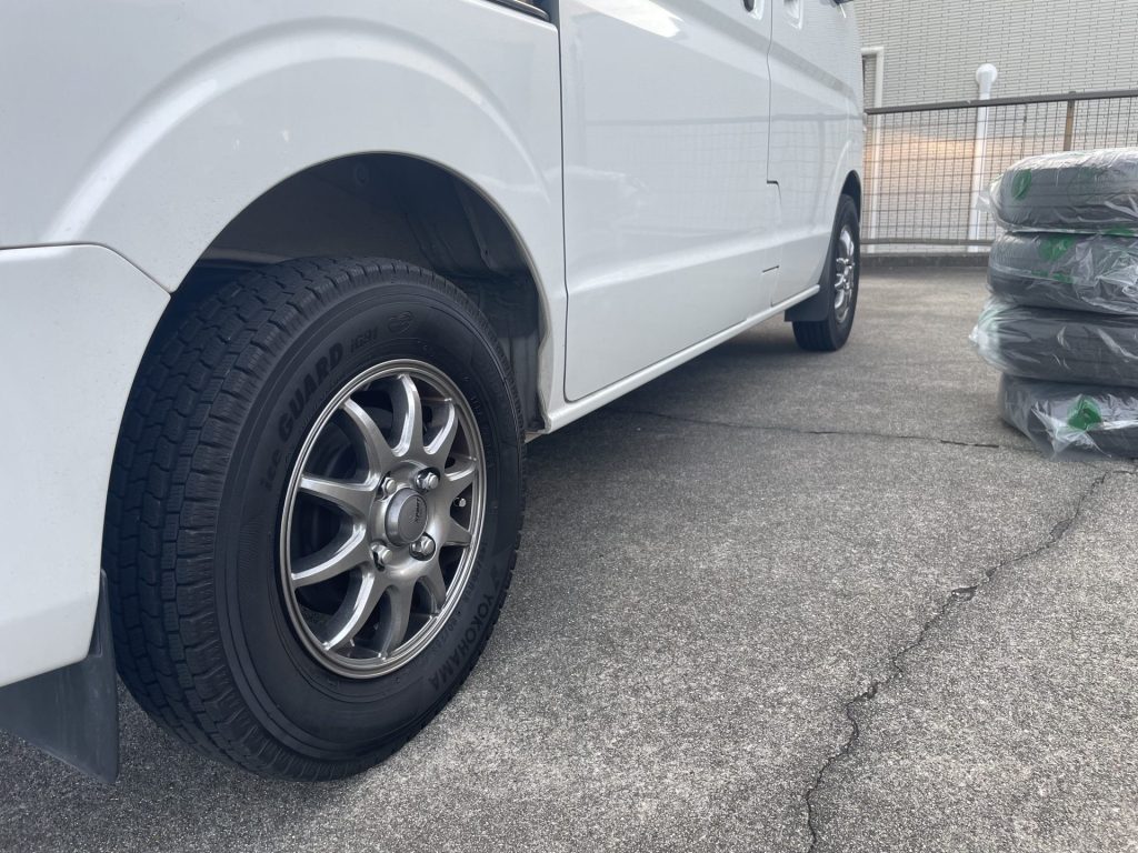 スタッドレスタイヤへ交換した時の様子