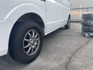 スタッドレスタイヤへ交換した時の様子