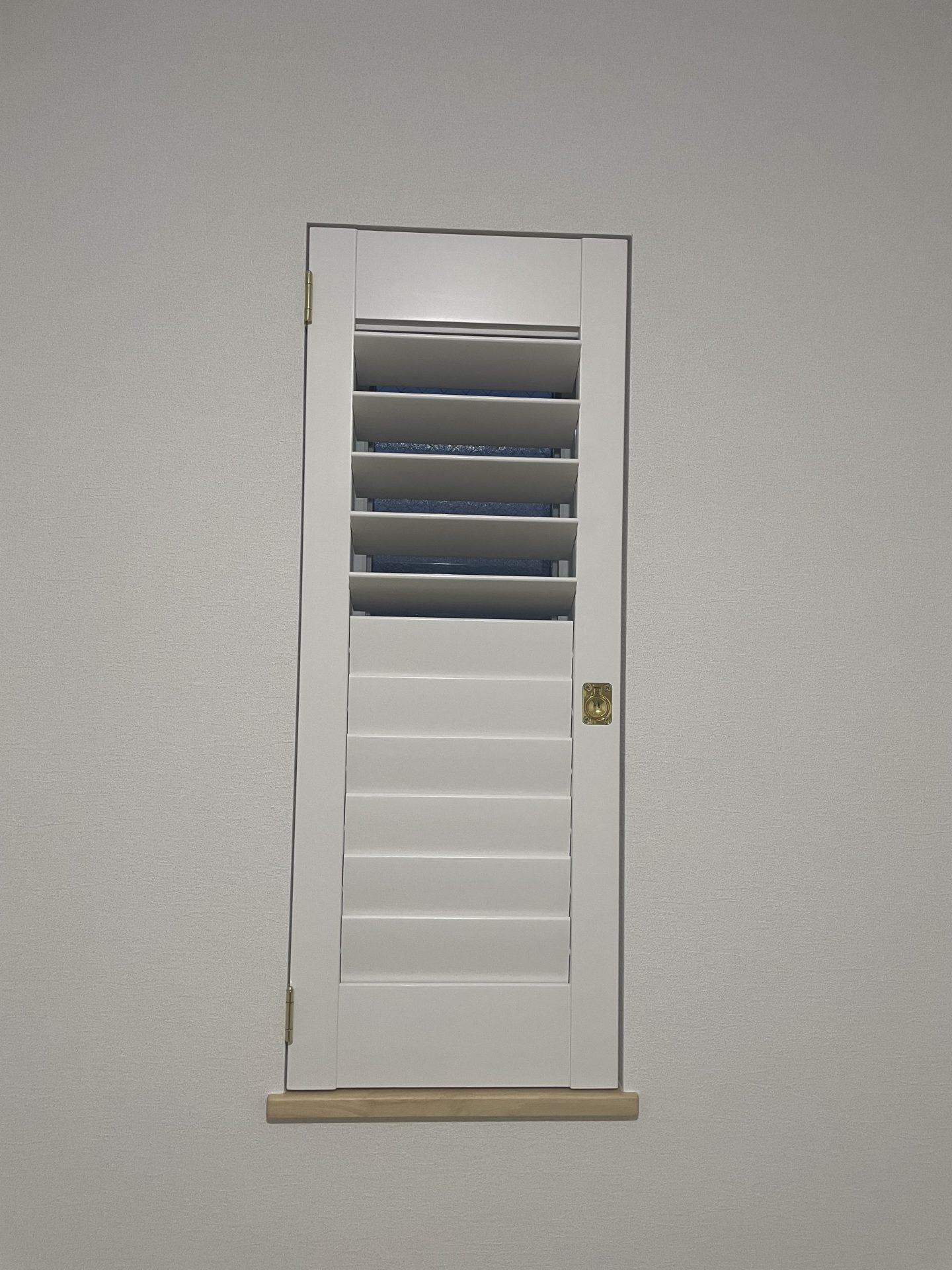 ウッドシャッター 小窓 開状態