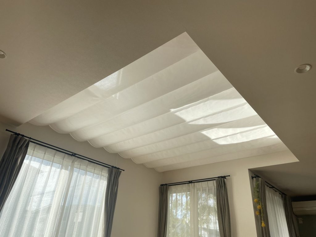 天幕カーテンバトン式閉じた状態