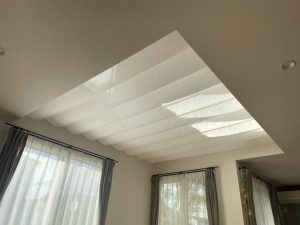 天幕カーテンバトン式閉じた状態