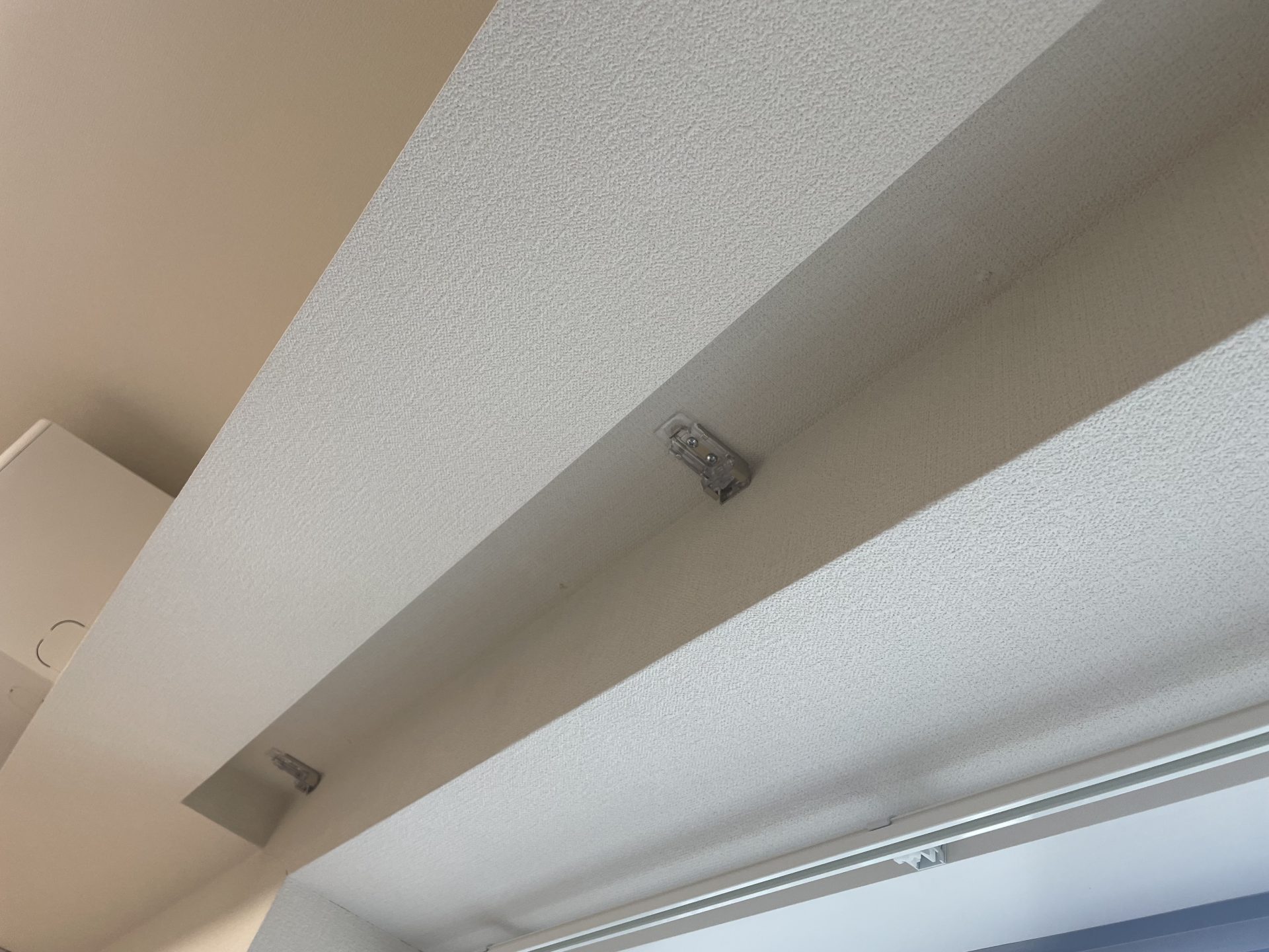 ノーマン(NORMAN)製ロールスクリーンのブラケット