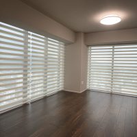 調光ロールスクリーン「パーフェクトシアーシェード・ノーマン製」をマンションに取付